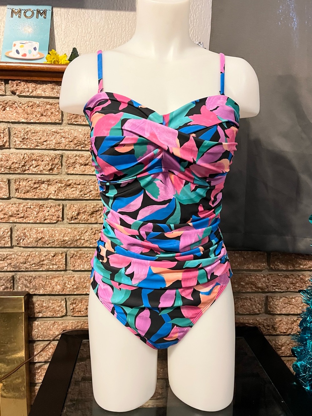 RELLECIGA WOMENS  Leaf-Print One-Piece Swimsuit SZ - L